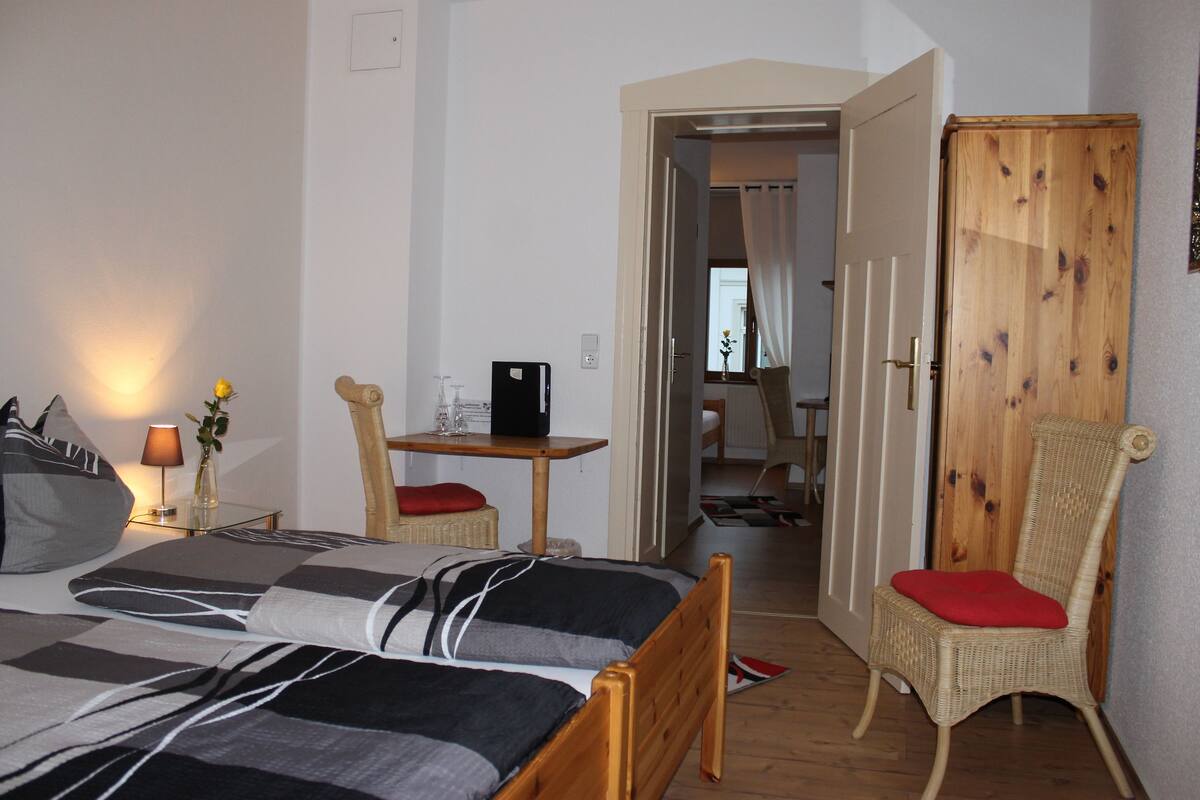 Dreibettzimmer | Schreibtisch, Verdunkelungsvorhänge, kostenloses WLAN, Bettwäsche