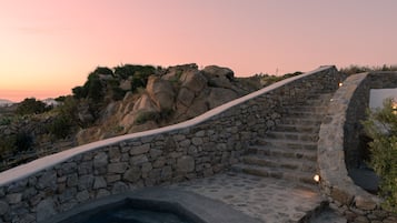 Standard Suite Private plunge pool (Merchia) | Private pool