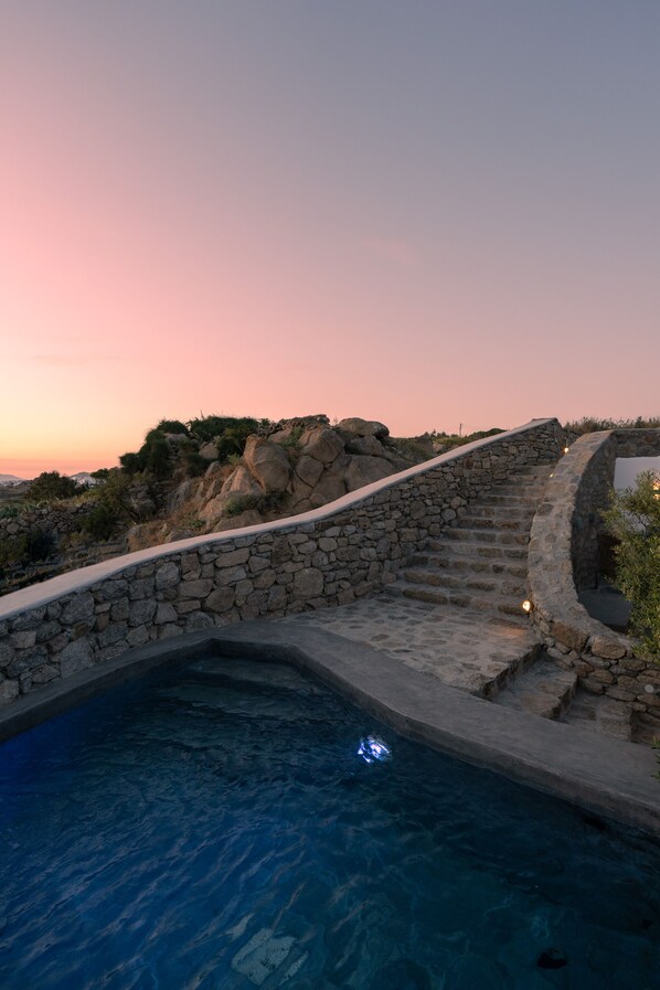 Standard Suite Private plunge pool (Merchia) | Private pool - Ikies of Mykonos (Mykonos)