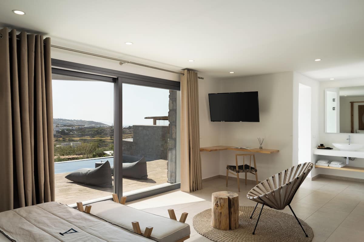 1 bedroom, in-room safe, blackout drapes, soundproofing