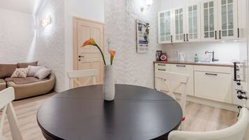 Apartment (Apartments Villa Kameja - Two Bedroom) | Esszimmer