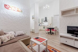 Apartment (Apartments Villa Kameja - Two Bedroom) | Living room | TV - Apartments Villa Kameja (Okrug)