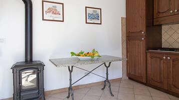 Vila | Dapur pribadi | Kompor dan peralatan masak/sendok-piring