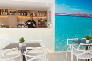 Bar (en el alojamiento)