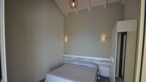 Apartemen, 2 kamar tidur (6 Prs) | 2 kamar tidur, meja kerja, Wi-Fi gratis, dan seprai linen