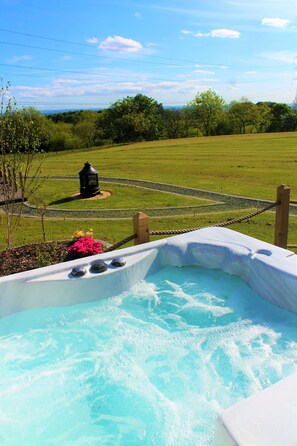 Bain à remous extérieur