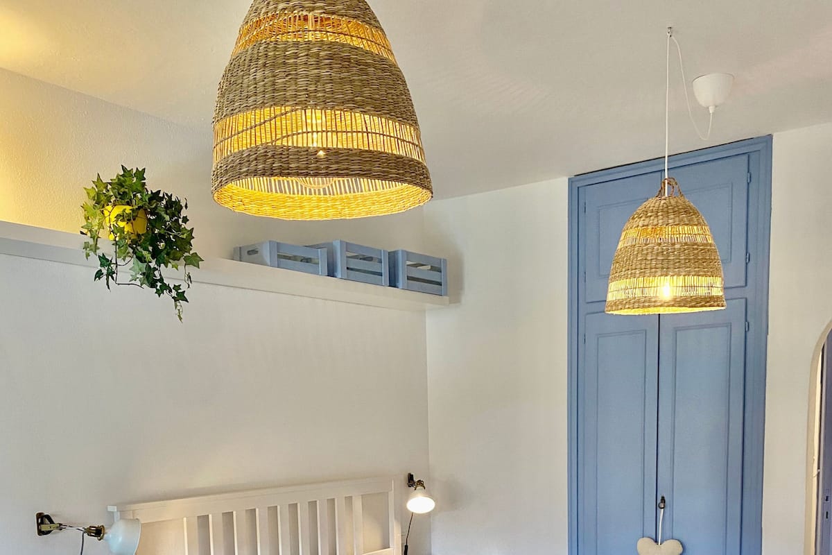 Portolano 06 by Solturelba | 1 yatak odası, güneşlik/perde, çarşaf takımı