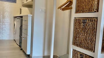 Portolano 06 by Solturelba | Área de estar | TV de tela plana