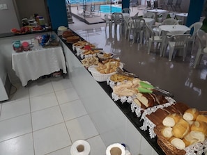 Free daily continental breakfast