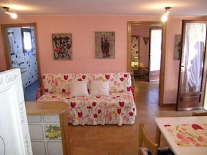 Apartamento, 2 habitaciones (Silvia B) | Zona de estar | Una televisión