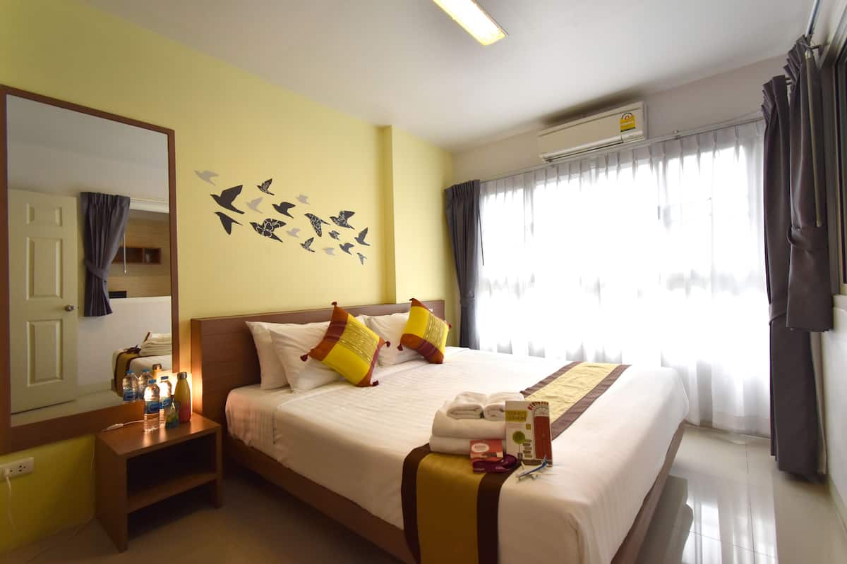 Suite | 1 bilik tidur, peti besi dalam bilik, meja, langsir/tirai gelap terus