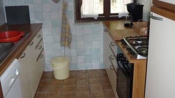 Villa, 3 Bedrooms | Private kitchen | Full-sized fridge, oven, stovetop, coffee/tea maker
