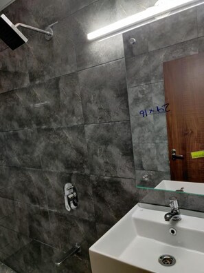 Shower, towels