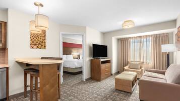 1 bedroom, in-room safe, desk, blackout curtains