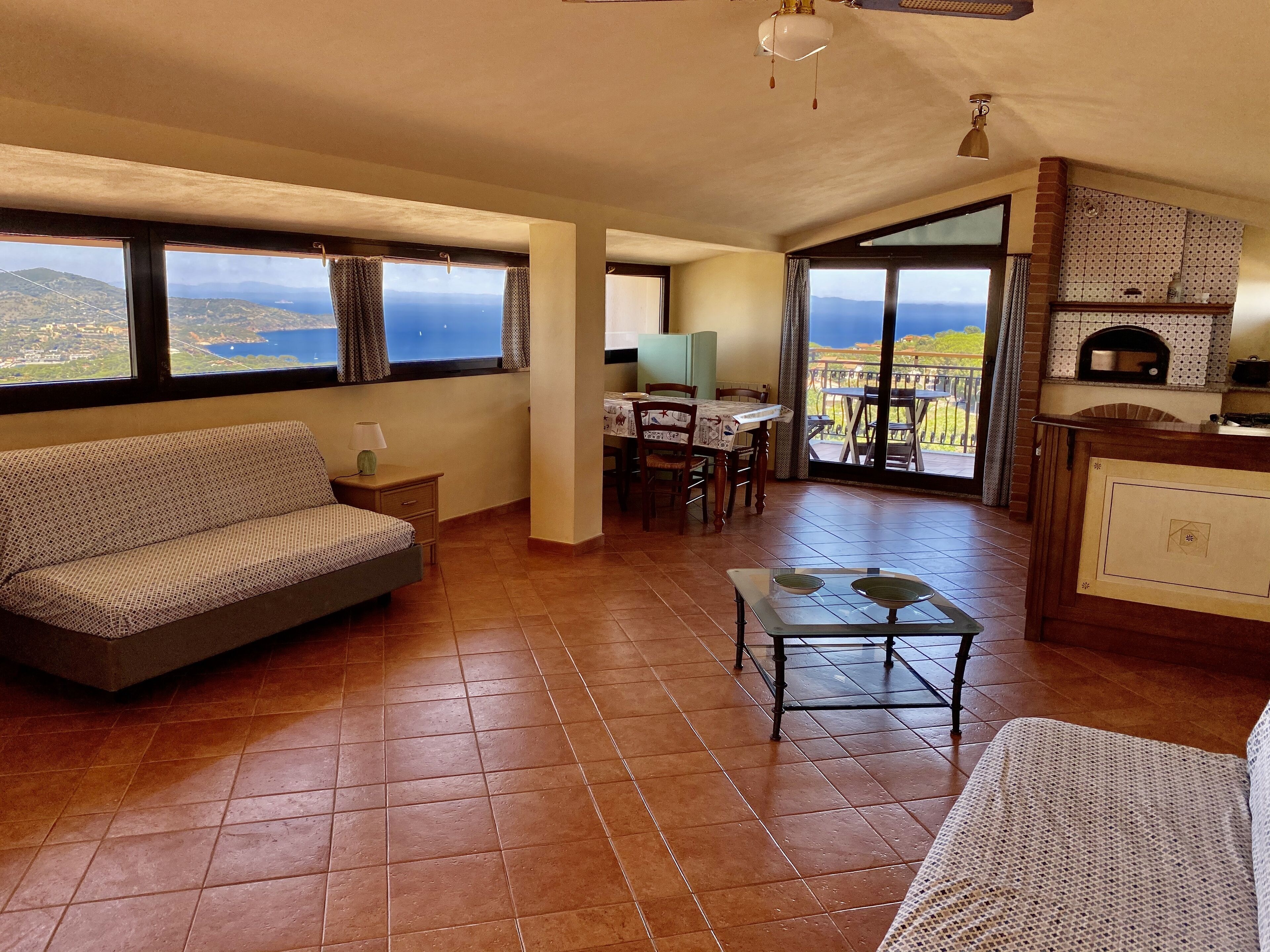 Studio (Mansarda) | Wohnbereich | 45-cm-LCD-Fernseher mit Digitalempfang, Fernseher