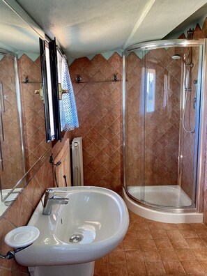 Studio (Mansarda) | Bathroom - Mansarda (Capoliveri)