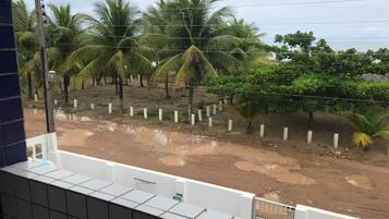 Apartamento básico (202) | Vista para a rua