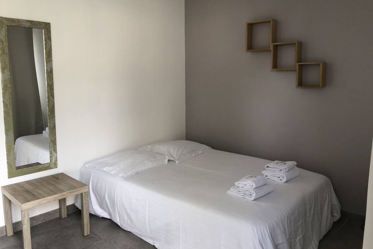 Suite, barrierefrei (4 persons) | Schallisolierte Zimmer, kostenlose Babybetten, kostenloses WLAN