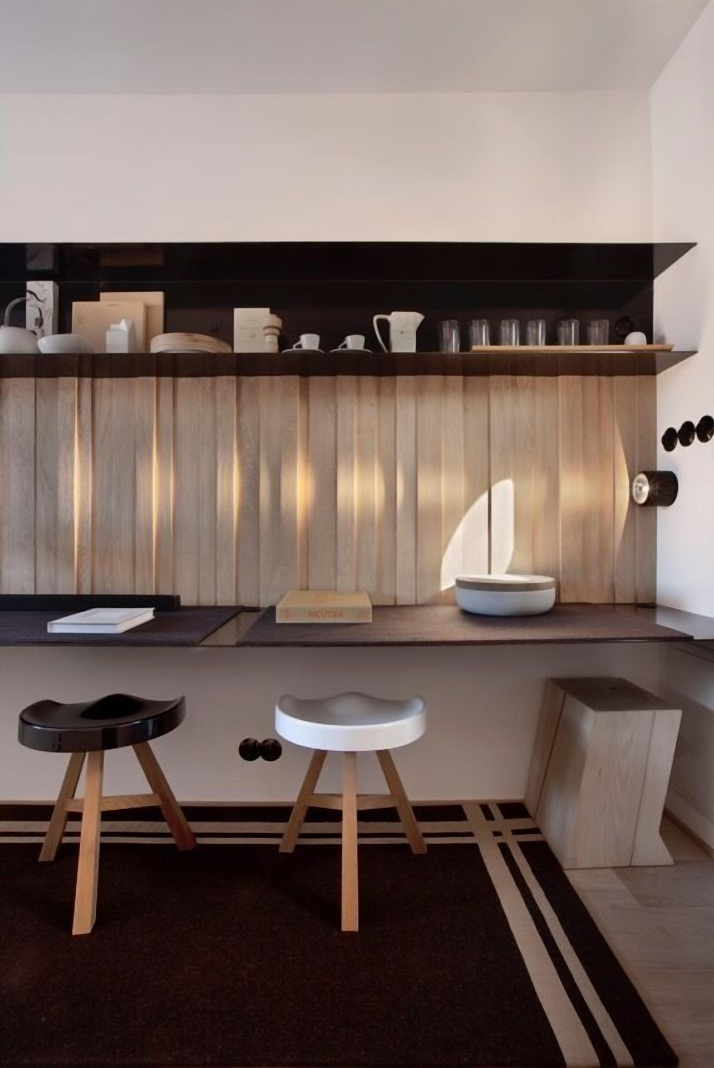 City Studio (22m2) | Private kitchen | Fridge, microwave, stovetop, espresso maker