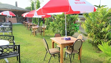 Daily cooked-to-order breakfast for a fee