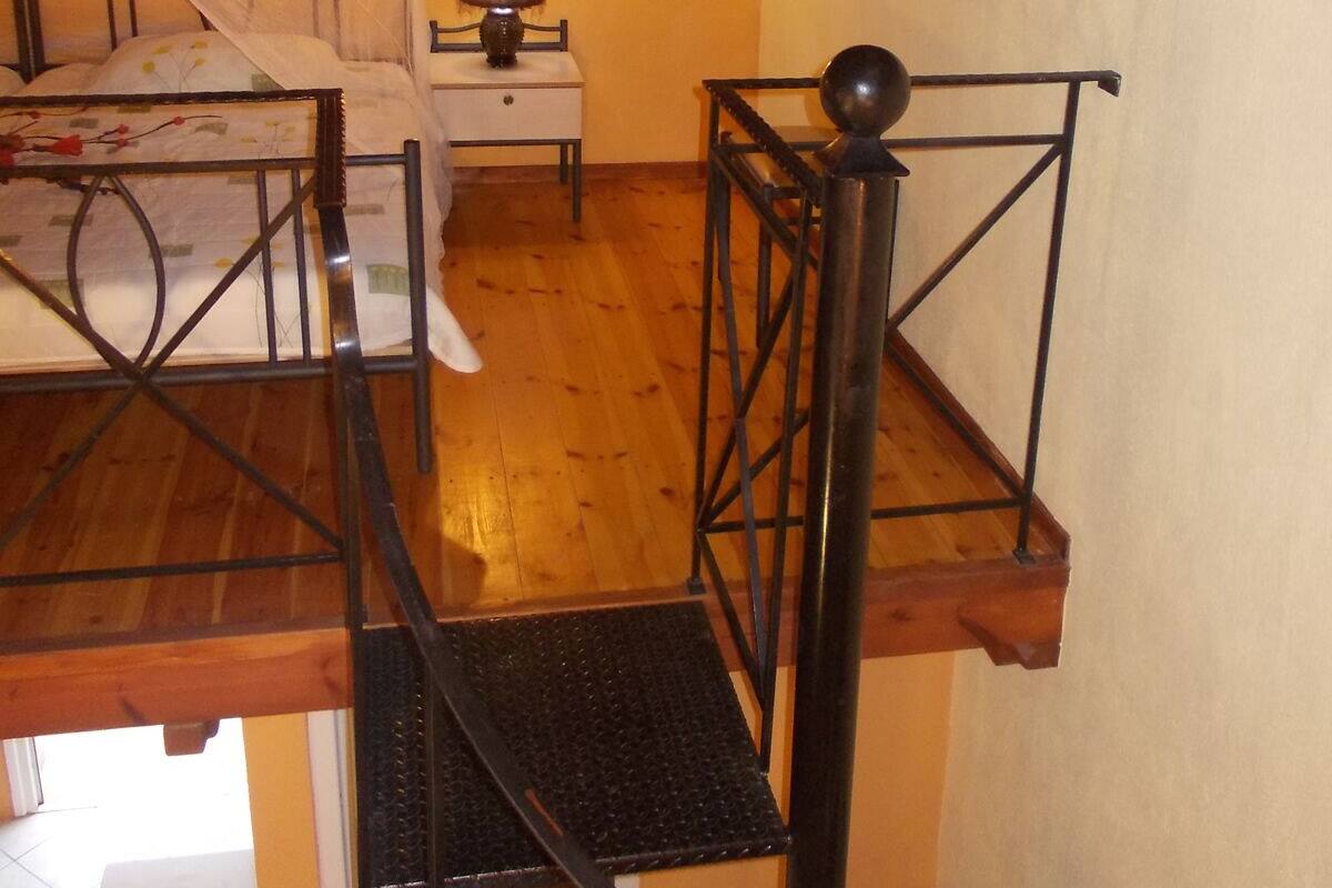 1 bedroom, free cots/infant beds, bed sheets
