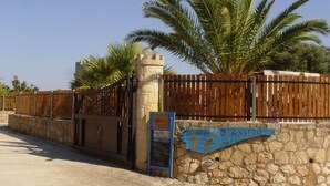 Unclassified image, 5 of 59, button - Vyzantio Apartments (Kefalonia)