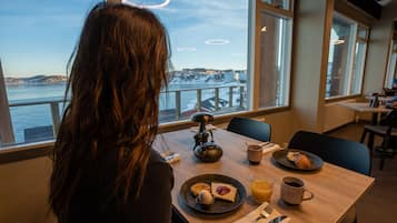 Gratis morgenmadsbuffet hver dag