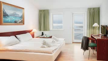 Studiolejlighed - havudsigt | 1 soveværelse, individuelt design, individuel indretning, skrivebord