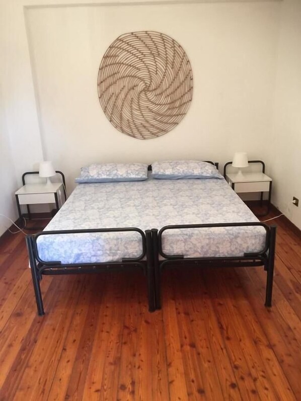 Wifi gratis y ropa de cama 