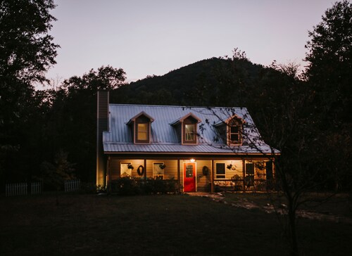 Chief of Ladiga Creekside Cottage