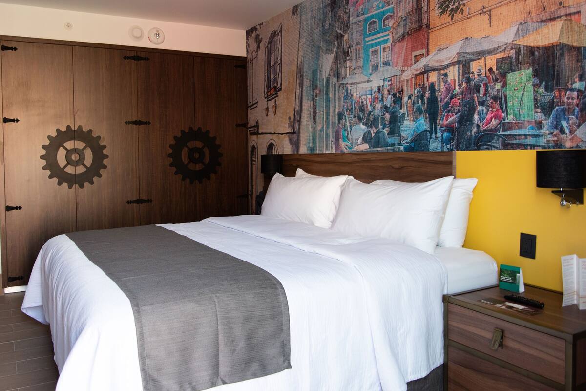 Standard Room, 1 King Bed