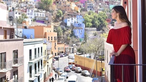 Flat-screen TV - Hotel Indigo Guanajuato by IHG (Guanajuato)