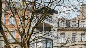 Front of property - Suites 124 (Brussels)