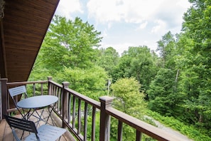 House | Balcony - Cottage in the Woods (Stowe)
