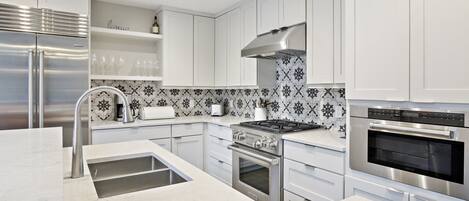 House | Private kitchen | Fridge, microwave, stovetop, dishwasher