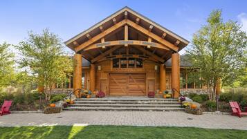 House | Bahagian luar