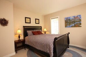 3 室のベッドルーム、デスク、アイロン / アイロン台、WiFi (無料)