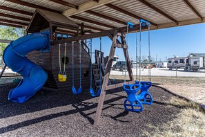 Children’s play area – outdoor - Elite Cabins and RV Park (Big Spring)