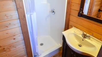 Elite Cabin | Bathroom