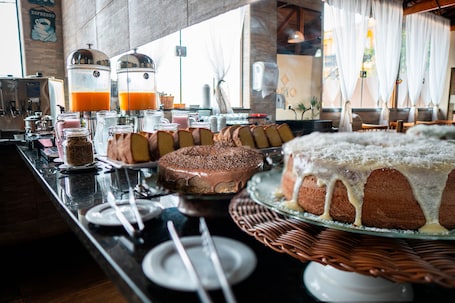 Free daily full breakfast