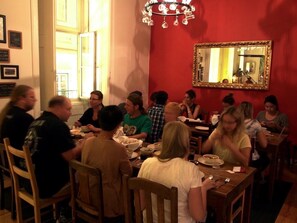 Restaurant - Living Lounge Hostel (Lisbon)
