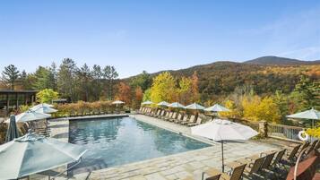 Kolam renang tertutup, kolam renang terbuka