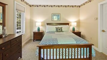 House | 3 bedrooms, desk, free WiFi