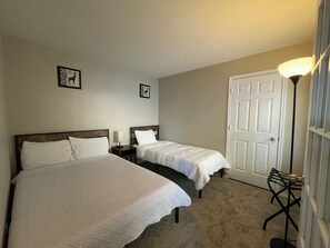 3 bedrooms, iron/ironing board, free WiFi, bed sheets