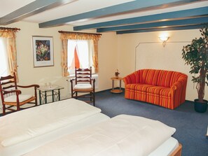 Room - Hotel Schatthaus (Krummhoern)