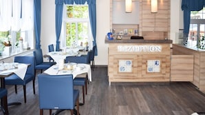 Reception - Hotel Schatthaus (Krummhoern)
