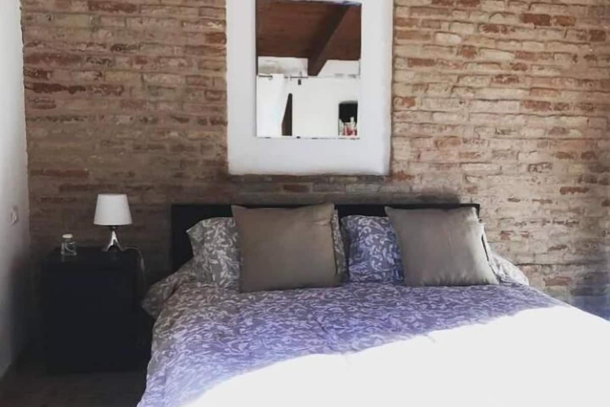Deluxe Double Room | Premium bedding, in-room safe, desk, blackout drapes