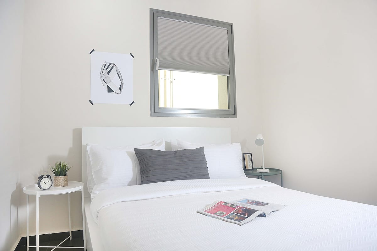 2 habitaciones, decoración personalizada y muebles diferentes