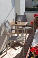 Habitación clásica doble | Ropa de cama de alta calidad y mobiliario individual