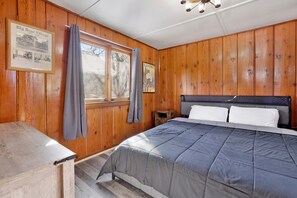 Cabane, 1 très grand lit, bain à remous, vue plage (101) | Vue de la chambre